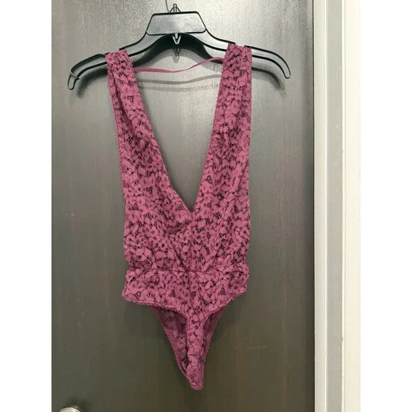 Victoria's Secret Lace Teddy Deep V-neck Maroon Sm Coquette  Barbiecore Y2K Sexy - Picture 2 of 7